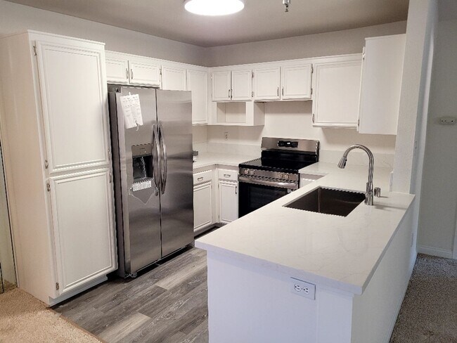 Foto del edificio - Cute and Cozy 2Br/2Ba second floor Condo in The Summit