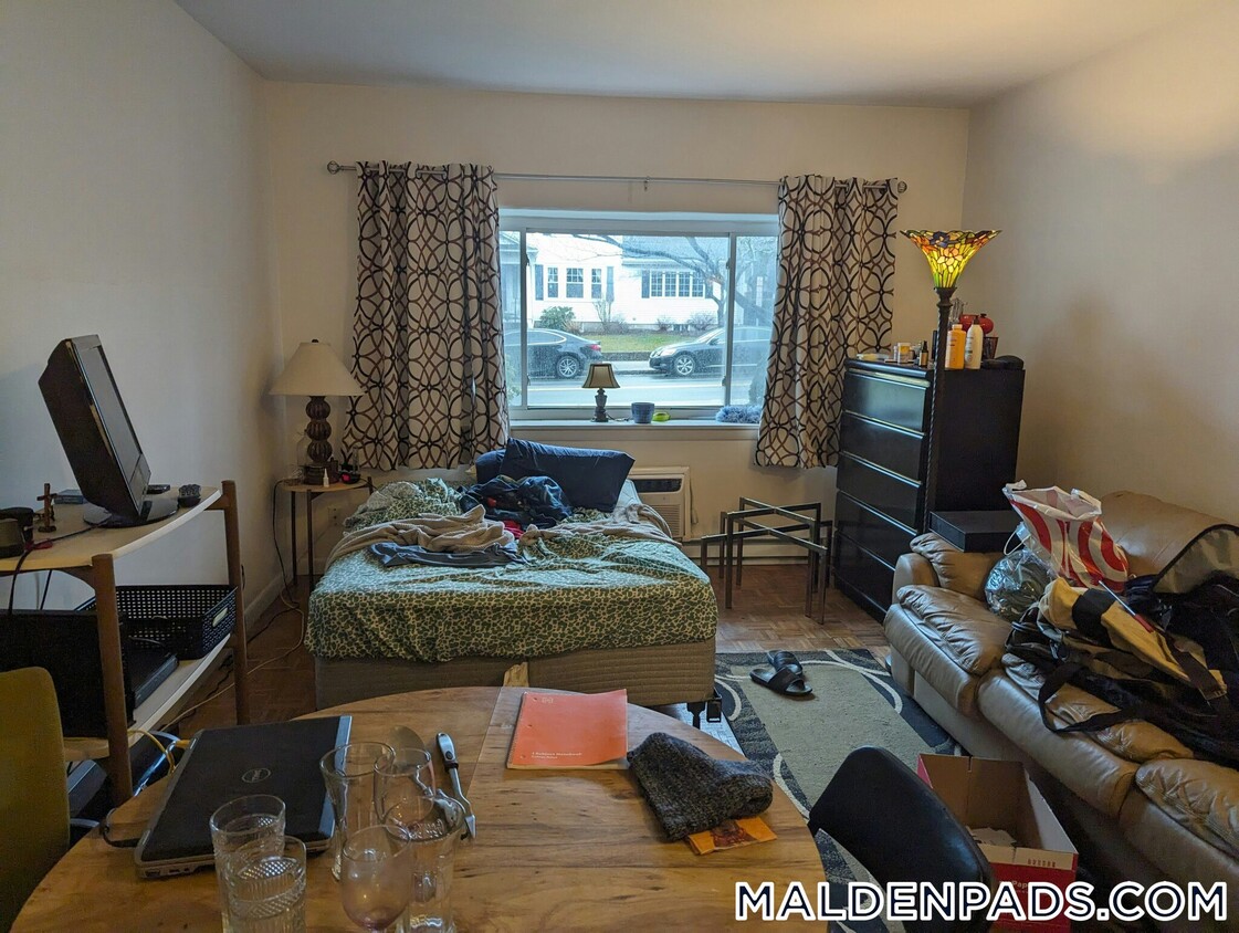 Primary Photo - 525 Highland Ave