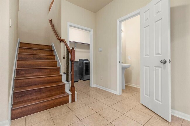 Building Photo - 1146 Glenwood Canyon Ln