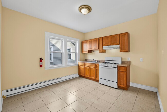 Foto del edificio - 393 Seymour Ave