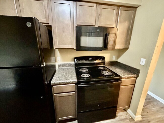 Foto del edificio - Affordable 2 Bedroom Living in the Heart o...