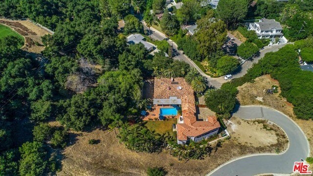 Foto del edificio - 323 N Crescent Dr