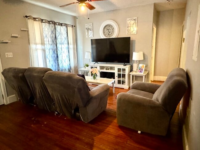 Foto del edificio - 70 Edwards St