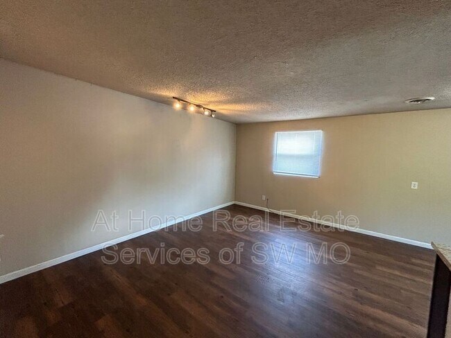 Building Photo - 1400 S Campbell Ave