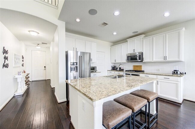 Foto del edificio - 2943 Shadowbrook Chase Ln