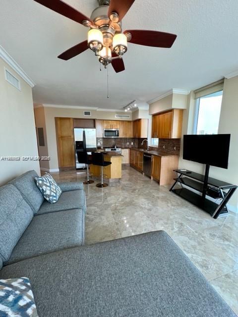 Foto del edificio - 1755 E Hallandale Beach Blvd