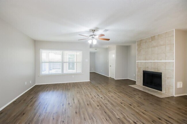 Building Photo - 25714 Richards Rd