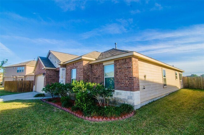 Foto del edificio - 19203 Golden Wave Dr