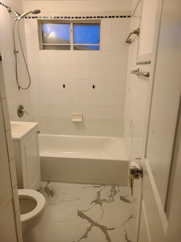 Foto del edificio - 9800 S Merrion Ave