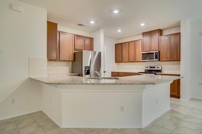 Foto del edificio - 256 Adeline Dr