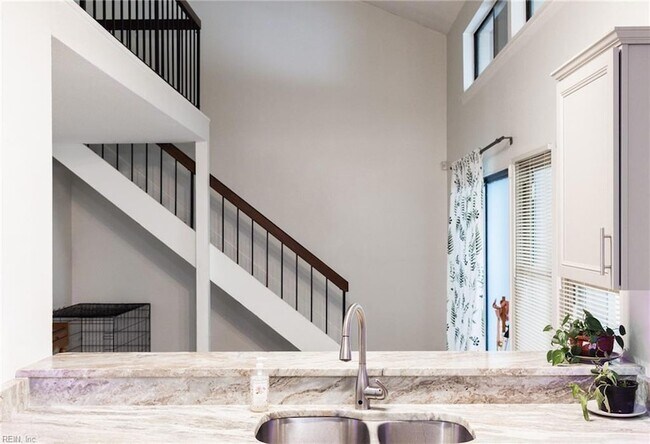 Foto del edificio - 1545 Lakeport Ct