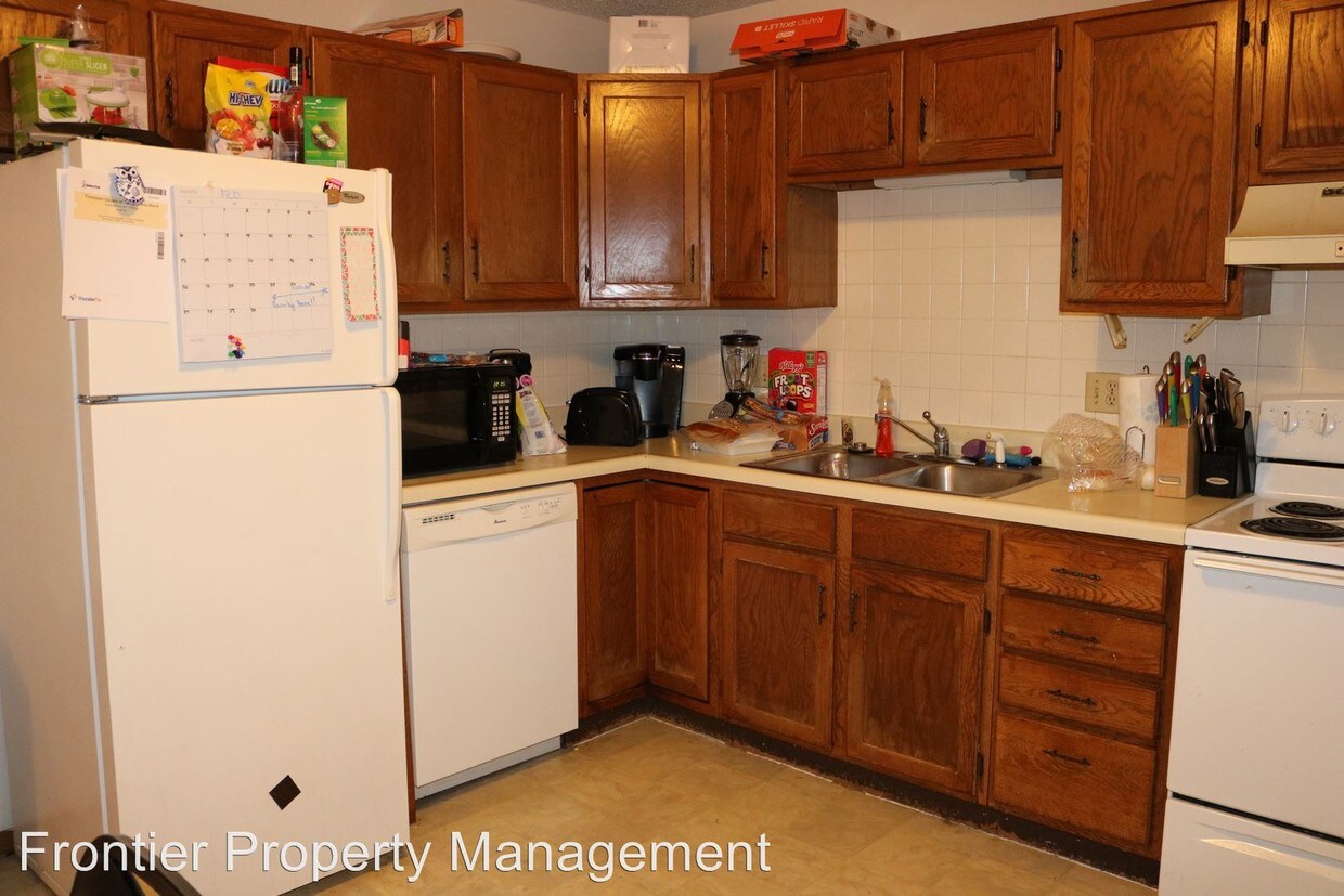 1019 Fremont St, Manhattan, KS 66502 Condo for Rent in Manhattan, KS