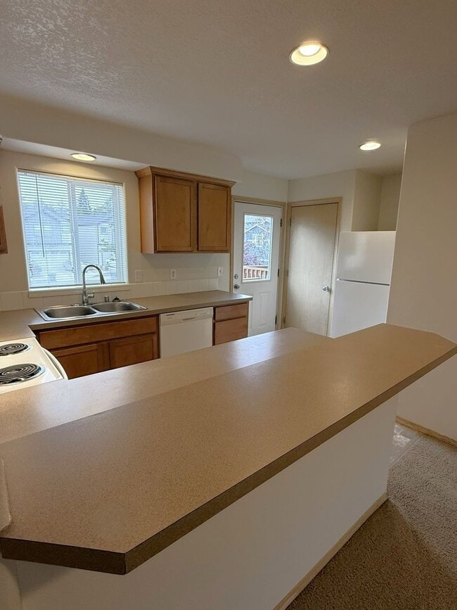 Building Photo - 4466 NE Nicholson Loop