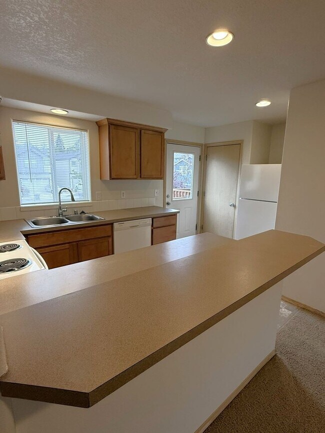Foto del edificio - 4466 NE Nicholson Loop