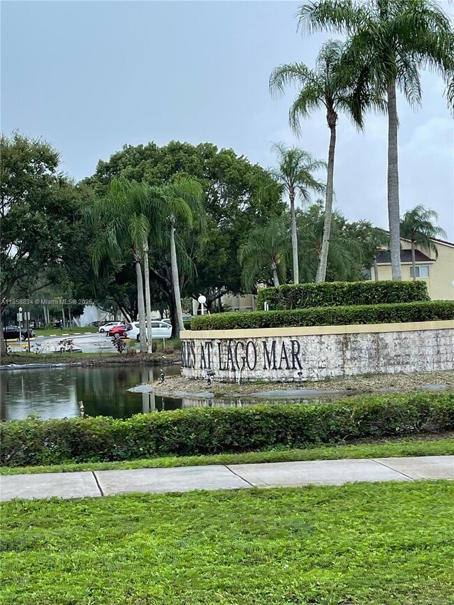 Building Photo - 12400 Vista Isles Dr