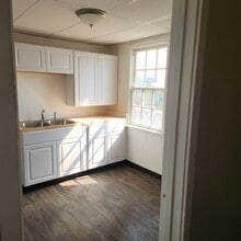 Building Photo - 1415 NW Carden Ave