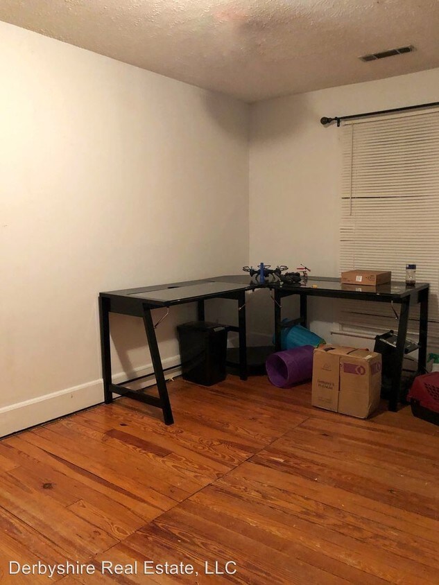 481 Midgett Farm Rd, Concord, VA 24538 Room for Rent in Concord, VA