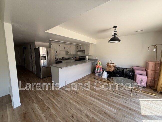 Building Photo - 1736 Sanders Dr
