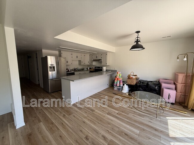 Foto del edificio - 1736 Sanders Dr