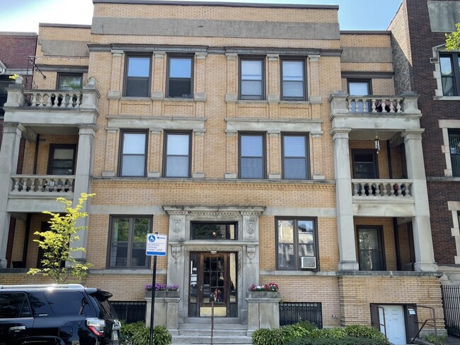 Building - 3530 S King Dr