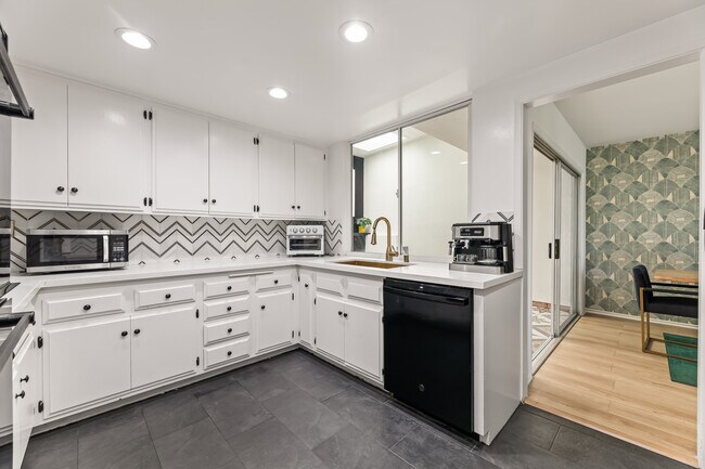 Foto del edificio - 3500 W Manchester Blvd