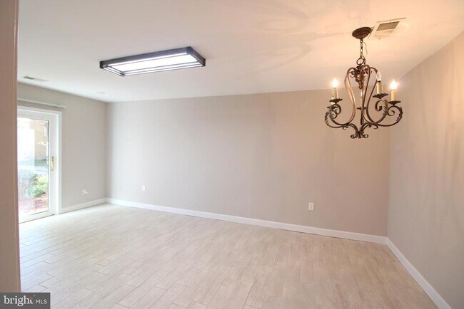 Foto del edificio - 4669 Logsdon Dr