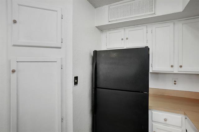 Foto del edificio - 9821 Walnut St