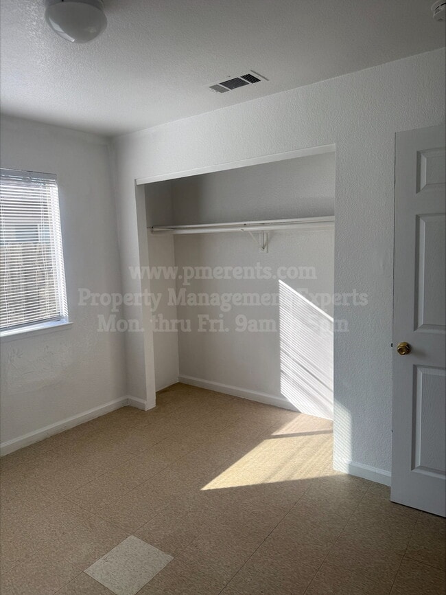 Building Photo - 8648 Kelley Dr