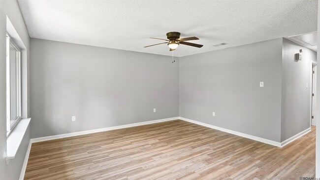 Building Photo - 826 Sherron Ave