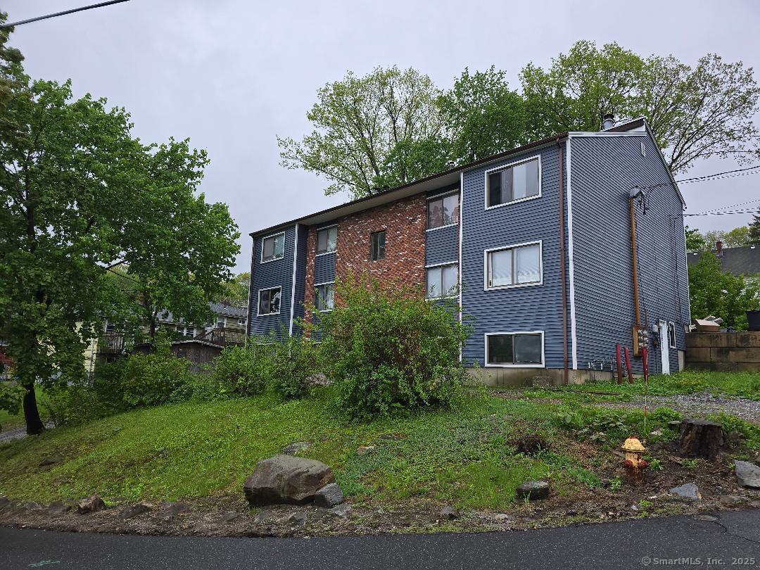 Primary Photo - 44 Armand Dr
