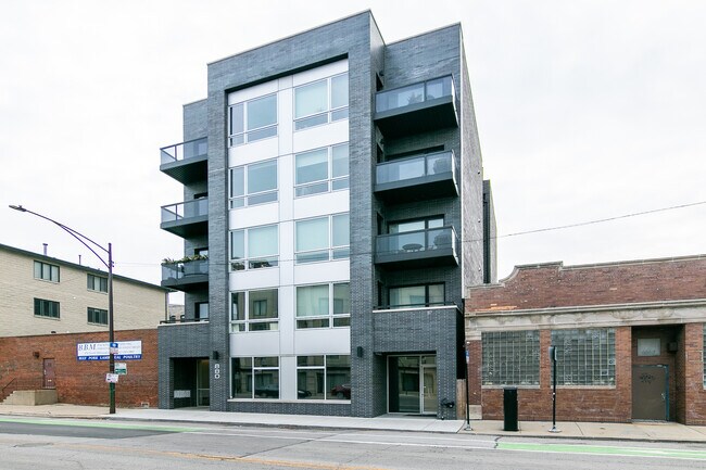 Building Photo - 880 N Milwaukee Ave