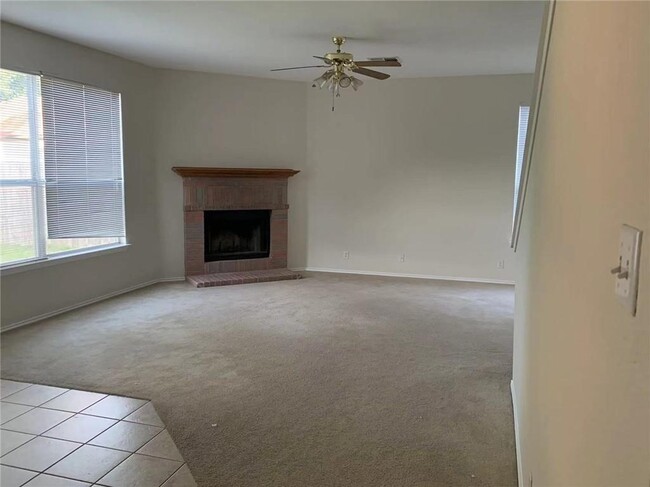 Building Photo - 14304 Sarah Ann Dr