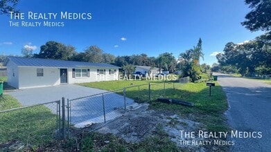 Building Photo - 2530 N Palm Dr