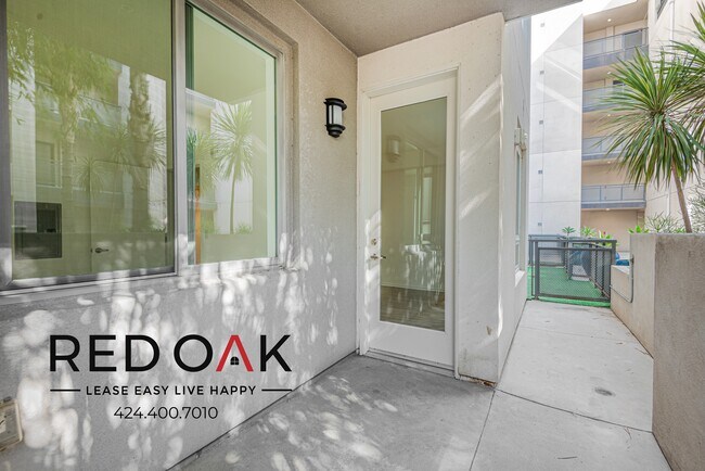 Foto del edificio - 5837 1/5 West Sunset Blvd-216