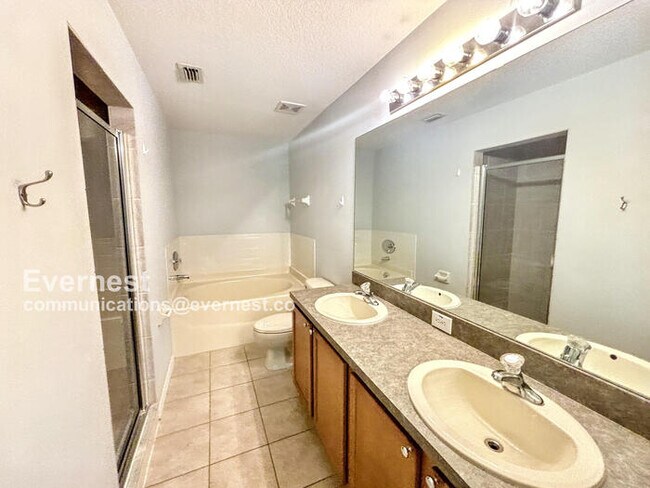 Foto del edificio - 18106 Nassau Point Dr