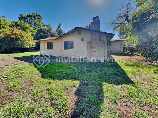 Foto del edificio - 8225 Busby Ct