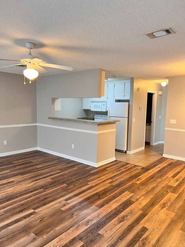 Building Photo - 118 N Spring View Dr