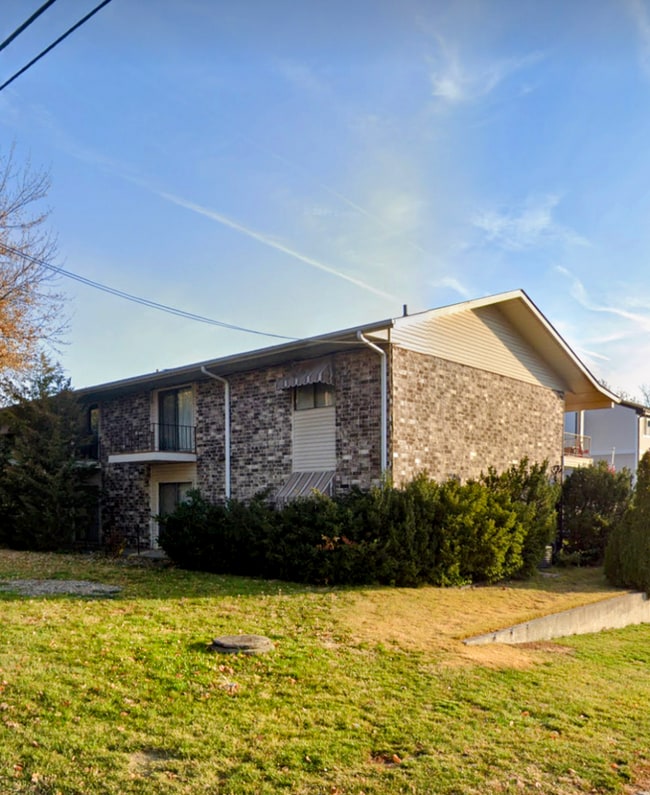 Building Photo - 310 N 11th St