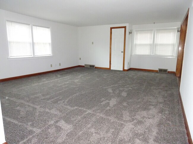 sala de estar - 833 S Cory St