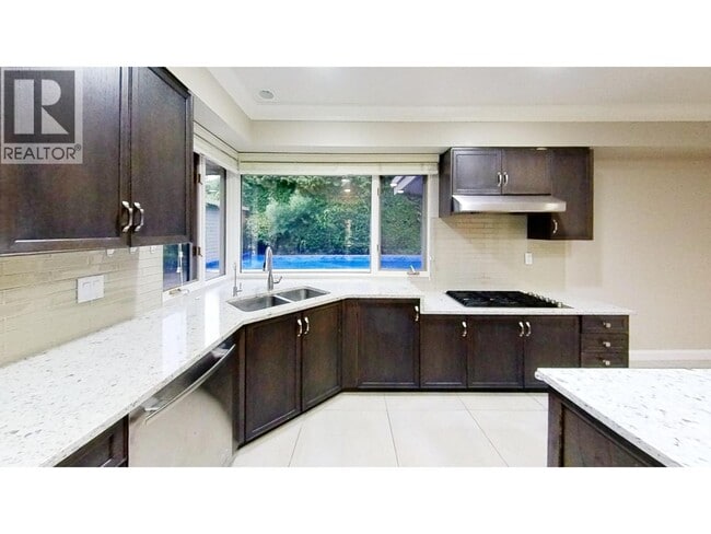 Building Photo - 10711 Bamberton Dr