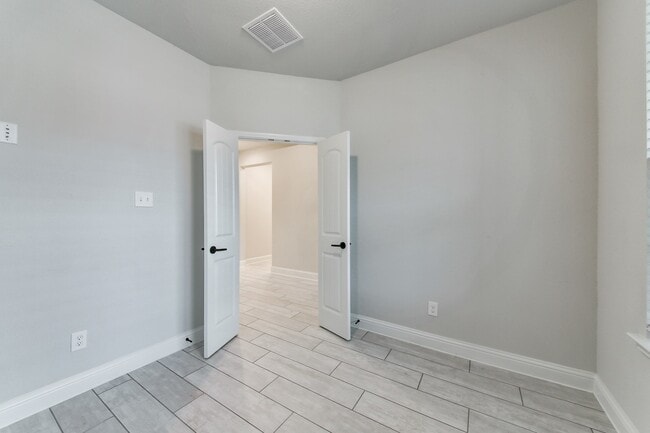 Building Photo - 11731 Tranquility Summit Dr