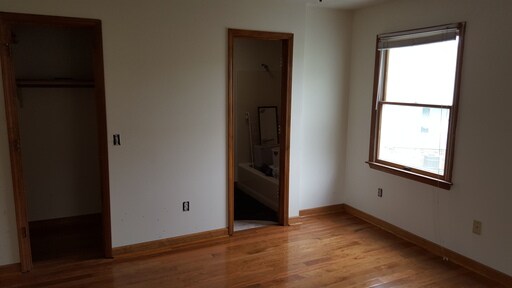 Building Photo - 2470 Glade Dr