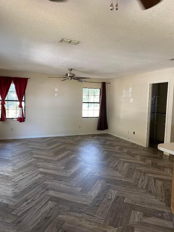 Building Photo - 201 NE 43rd Ave