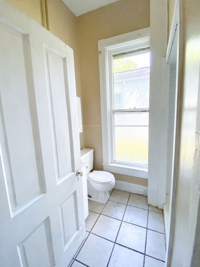 Foto del edificio - 4 Bedroom 2 Bath on Campus