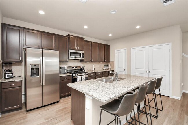 Building Photo - 11834 Beachberry Dr