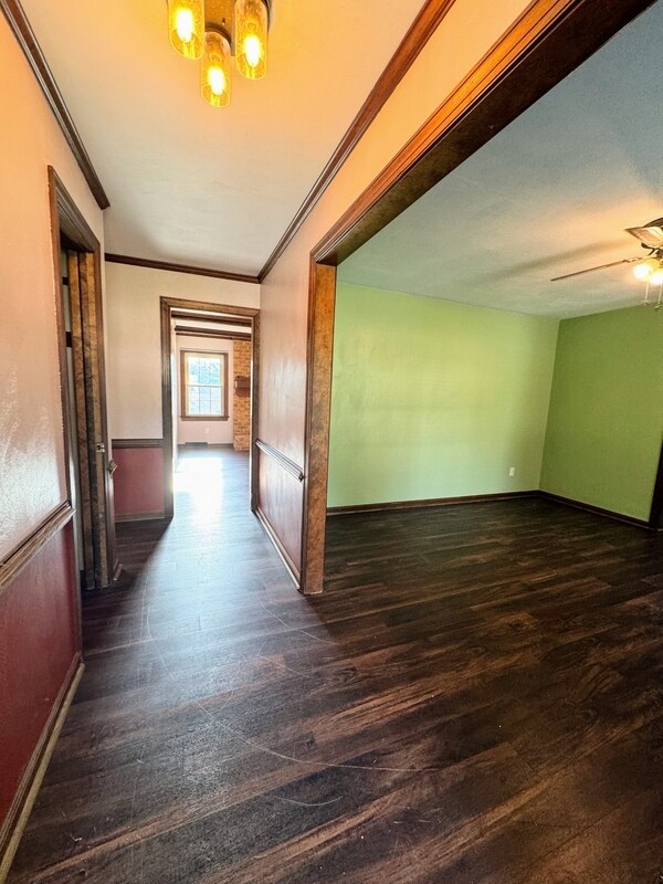 Building Photo - 428 Rock Dr