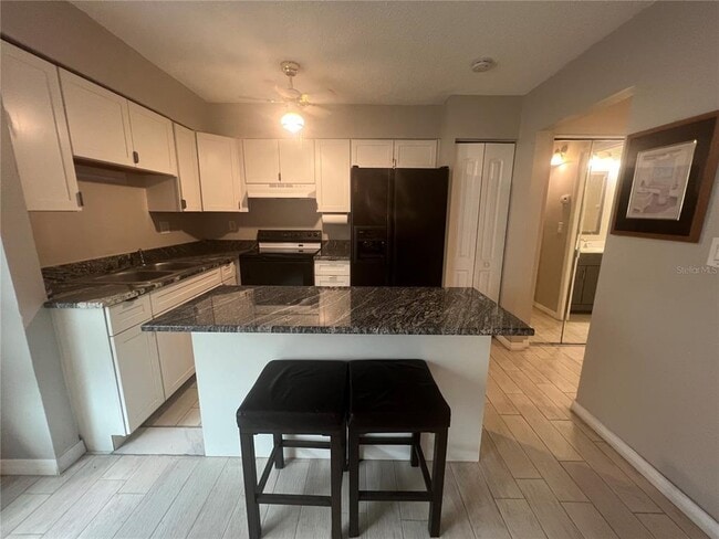 Foto del edificio - 21150 Gertrude Ave