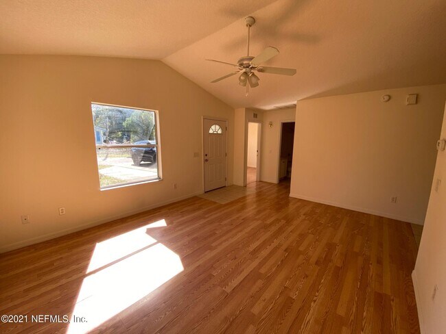 Foto del edificio - 908 Helen St