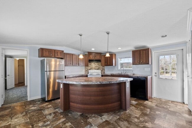 Building Photo - 3-Bedroom Home Close To Hampden-Sydney!