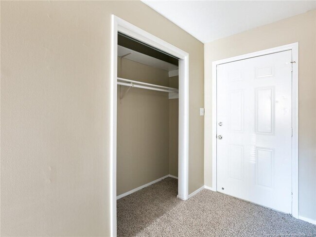 Foto del edificio - 738 Ashboro St